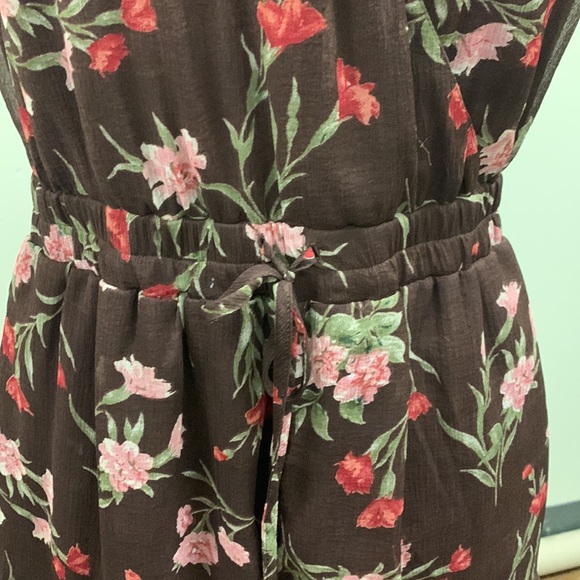 American Eagle shorts romper - Picture 2 of 7